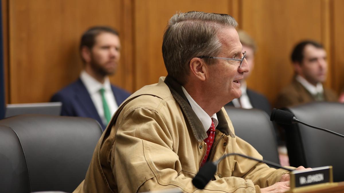 Rep. Burchett in Committee