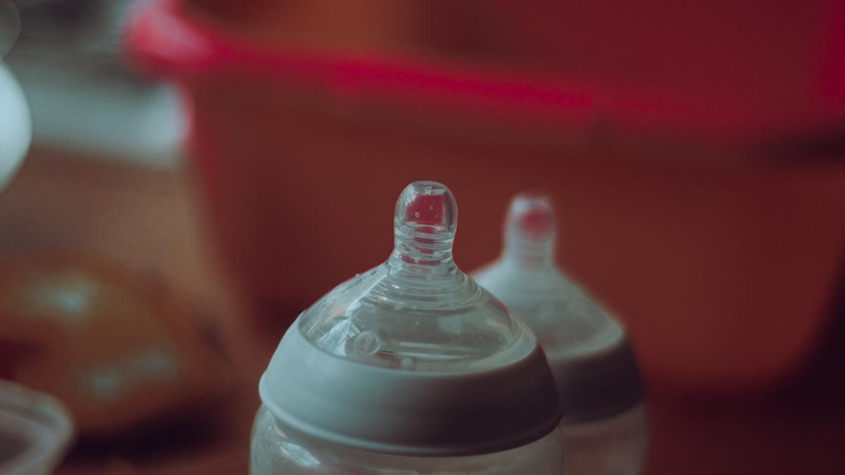 Baby bottles picture