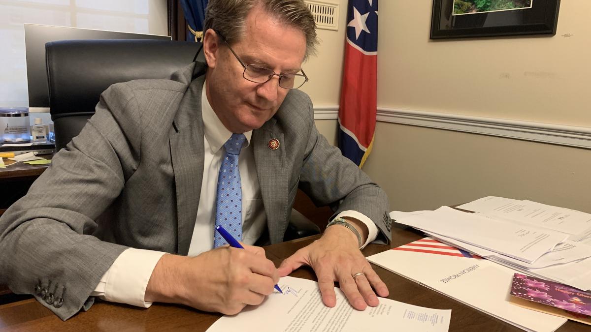 Congressman Burchett signing DOJ letter