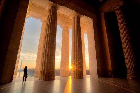 Lincoln Memorial sunrise view